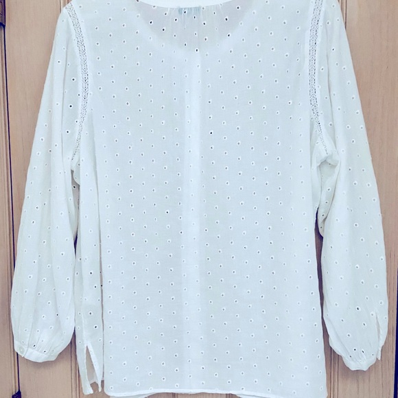 Talbots Women’s 2X White Eyelet Long-sleeve Collarless Top - Picture 2 of 12